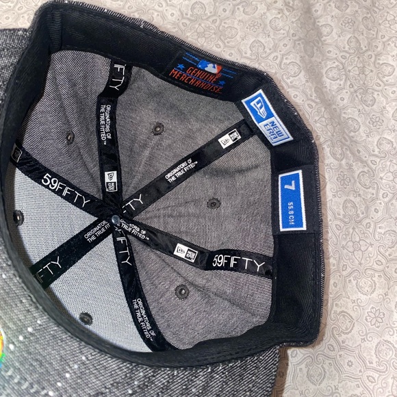 LA fitted cap - Picture 3 of 7